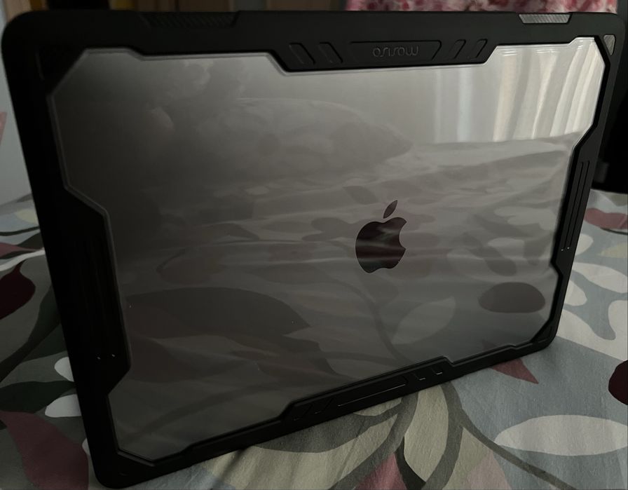 Vand MacBook Pro M1, 8gb RAM, 512 gb Memorie Interna