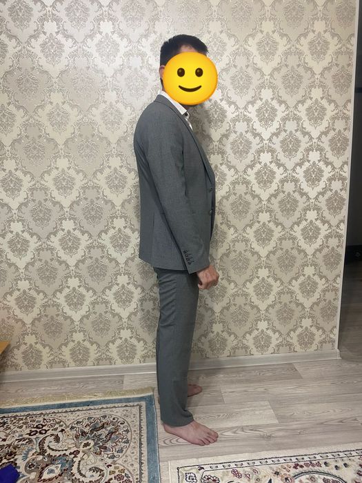 Костюм тройка продается