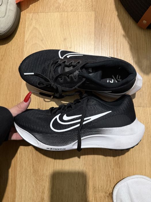 Кроссовки для фитнеса Nike оригинал в носке один раз размер не подошел