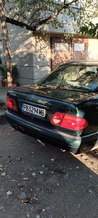 Продавам автомобил Mercedes-Benz E290 Turdodiesel W210 1998г. автоматик.