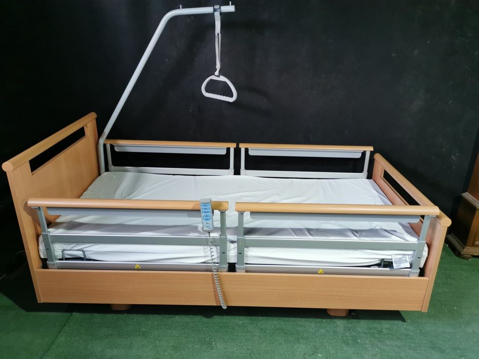 Електрическо болнично легло