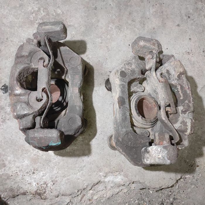 Суппорта передние Фольксваген Т4