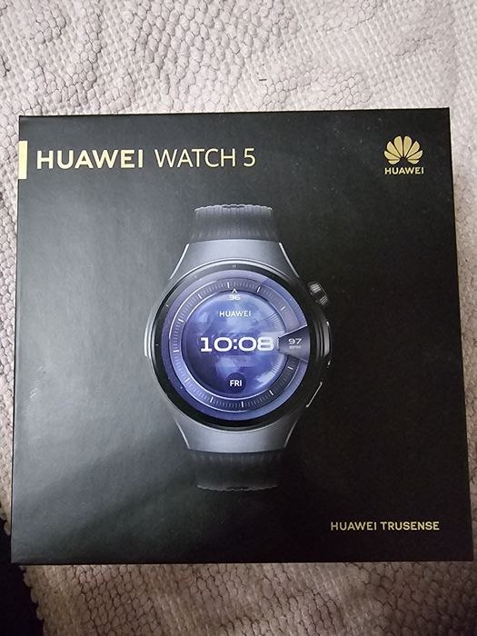 HUAWEI WATCH 5 продаются умные часы