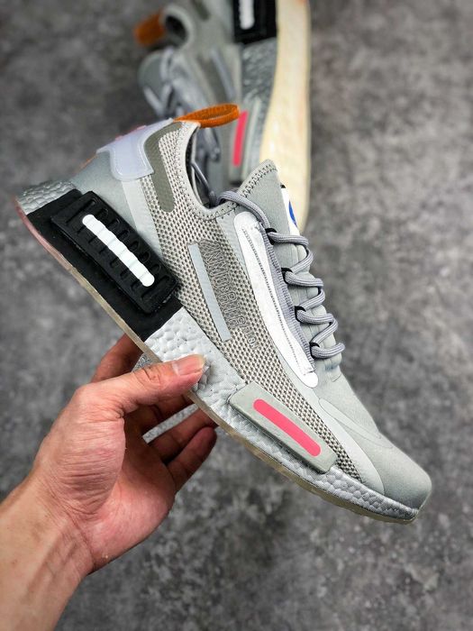 Оригинални  маратонки * ADIDAS NMD SPECTOO NASA * EU40