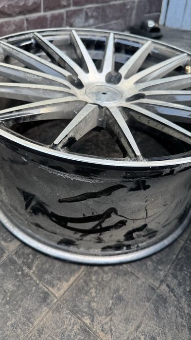 Продам комплект литых дисков R15