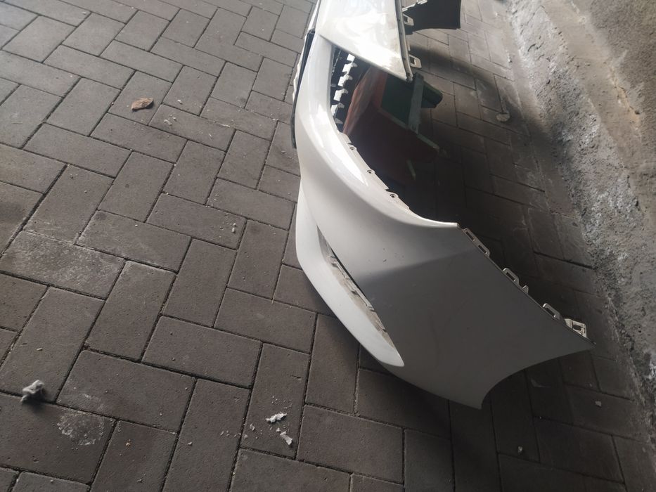 Бампер с решёткой на акцент