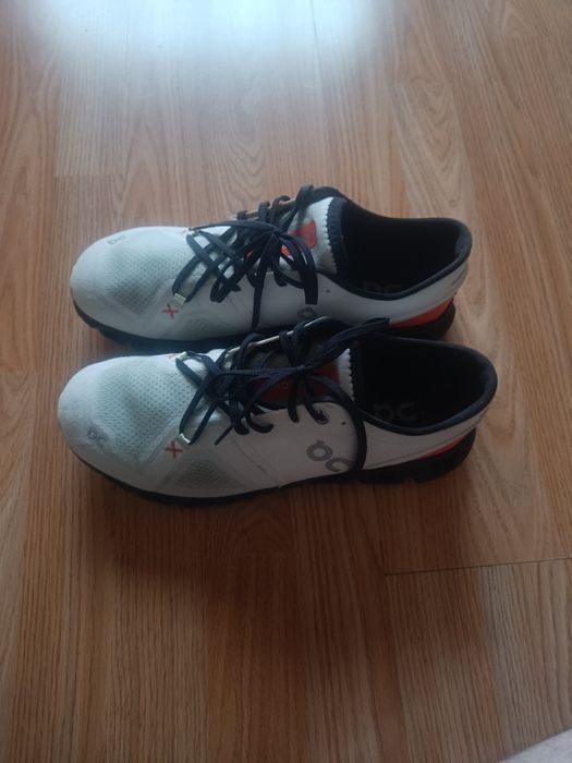 Мъжки обувки on cloud