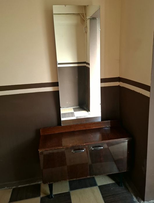 Продаётся трюмо в хорошем состоянии