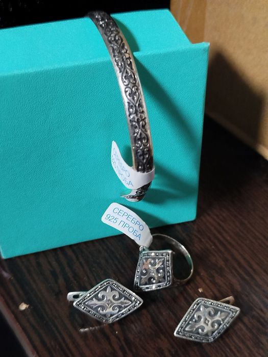 Серебренный комплект с браслетом для подарка