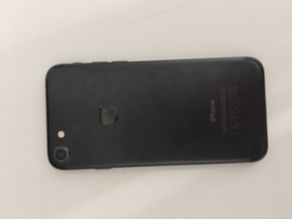 Продам iPhone 7 очень дешева