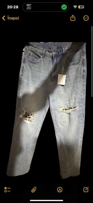 Blugi rupti cu animal print