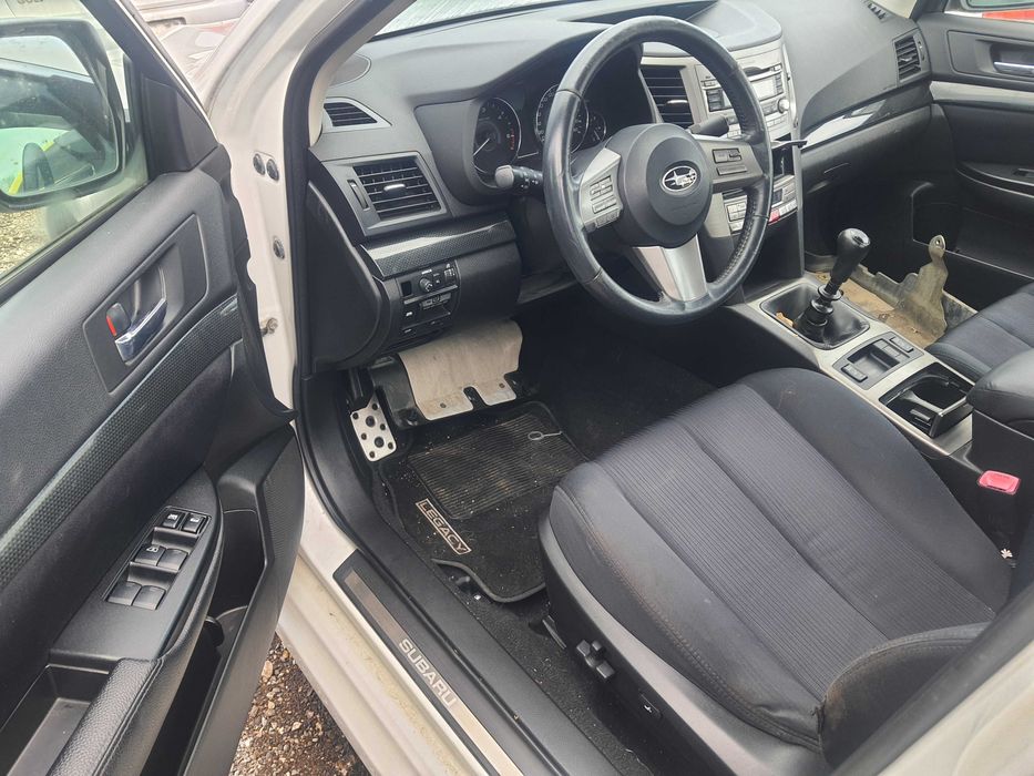 На части! Subaru Legacy 2.0 Sport