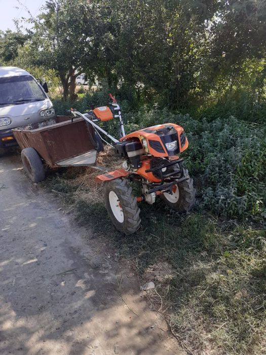 Motokultuatr sotiladi 18hp
