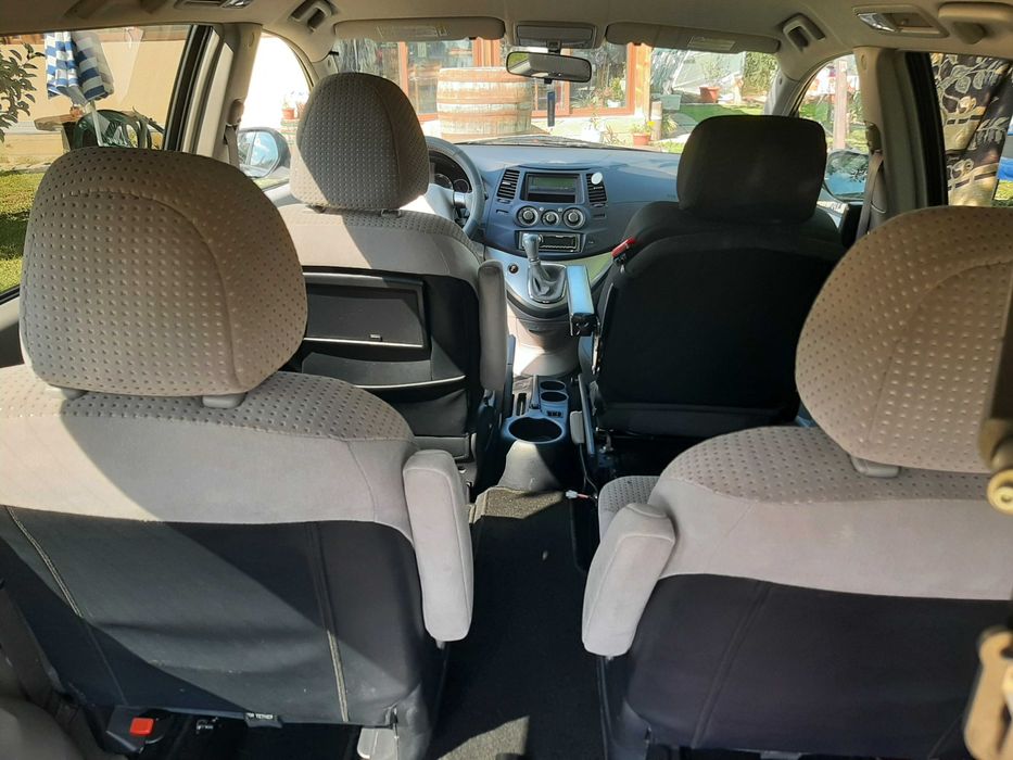 Специализиран автомобил за хора с намалена подвижност| Mitsubishi Grandis 2.4 бензин| ел. въртяща седалка BraunAbility Turny Low |подемник Autochair