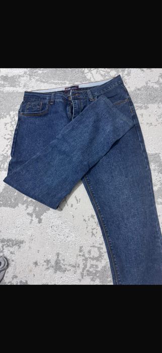 Продам мужские джинсы