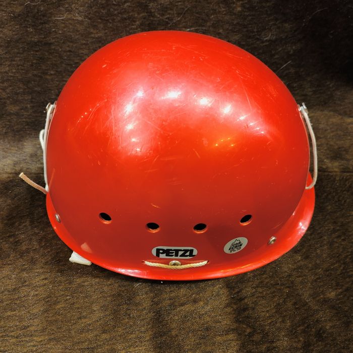 Каска-шлем Petzl продам