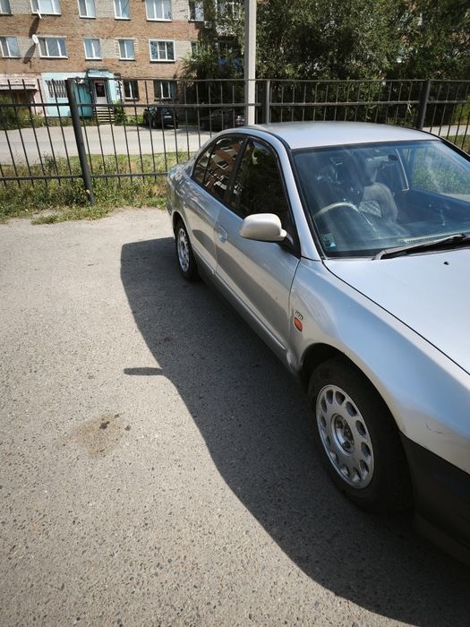 Mitsubishi Galant 8