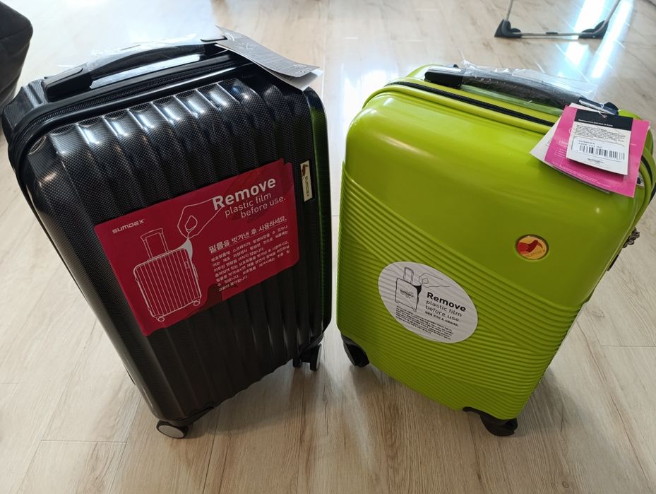 Чемодан Sumdex 20 дюймов. Новый