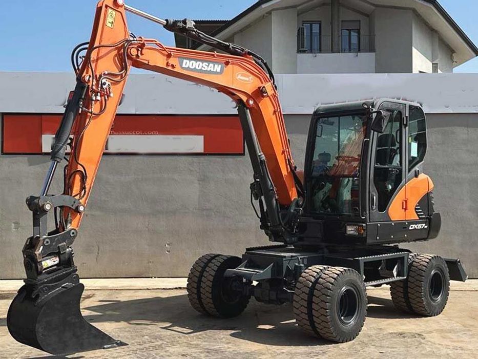 Колесный экскаватор Doosan DX57 W-5