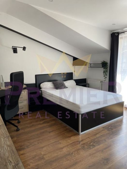 Дава се под наем Четиристаен апартамент в Варна, Център - 107 кв.м за 1350 € - Снимка #2