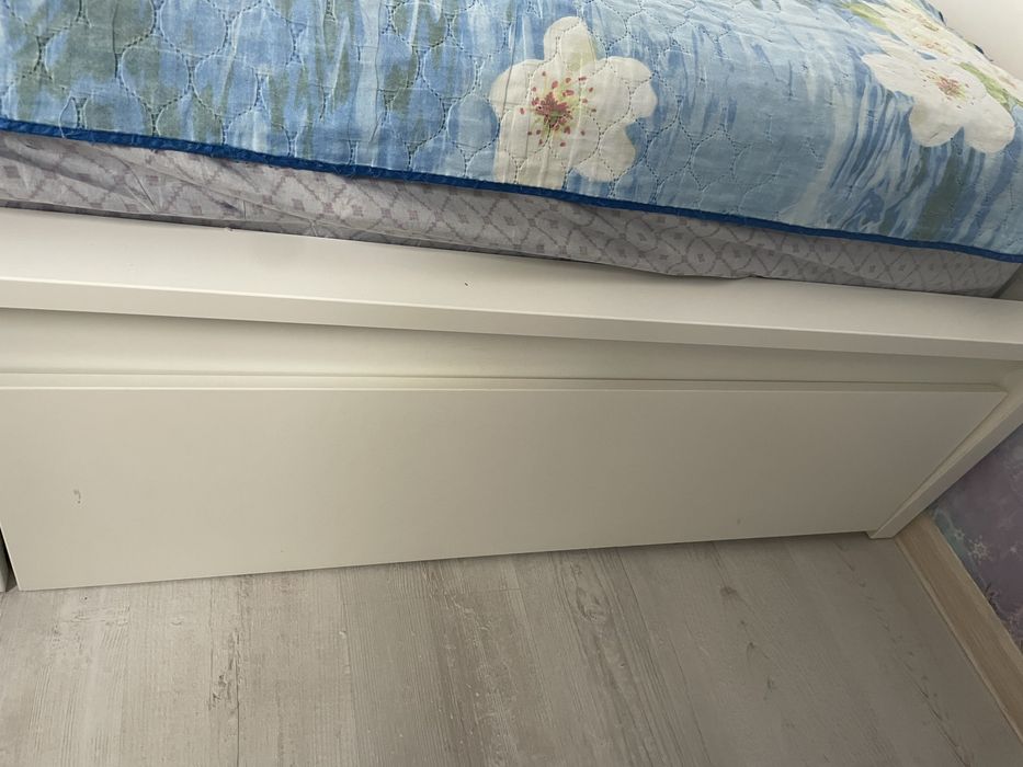 продам кровать икеа