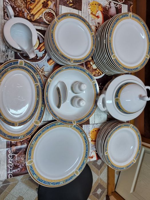 vand servici de masa 12 persoane