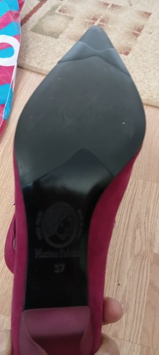 Продам женскую обувь
