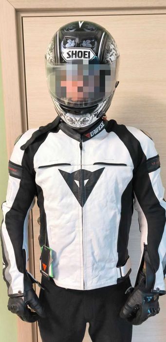 Мото яке и ръкавици DAINESE , Каска SHOEI