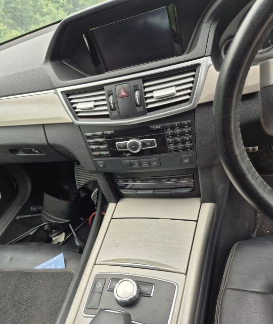 Balama capota motor dreapta A2129066301 Mercedes-Benz E-Class W212