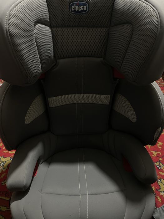 авто кресло chicco в идеальном состоянии