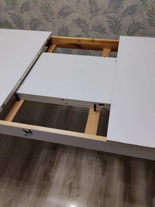 Продам стол IKEA
