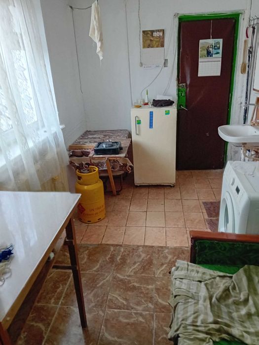 Vând cameră Valea Roșie Craiova