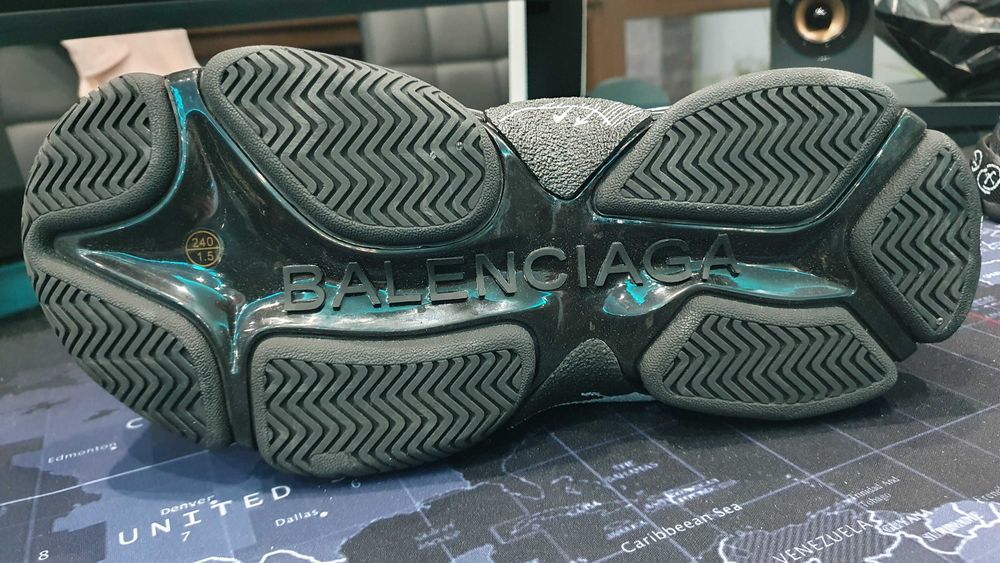 Balenciaga Triple S CLEAR SOLE Black/White