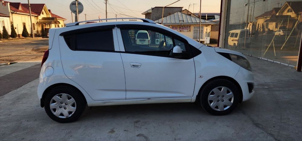 Spark 2017 (avtomat) sotiladi.