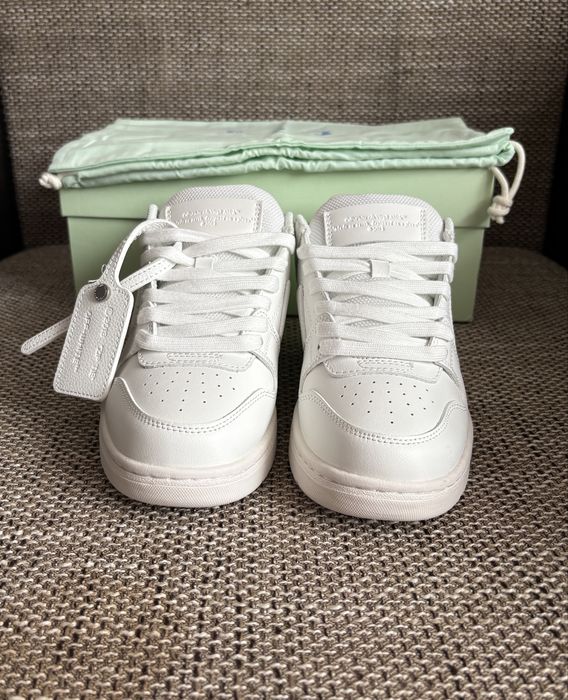 Off-White out of office