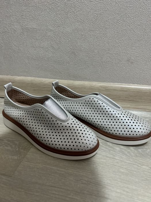 Продам обувь женскую