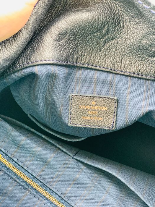 Louis Vuitton Artsy
Monogram Empreinte MM Bleu Infini