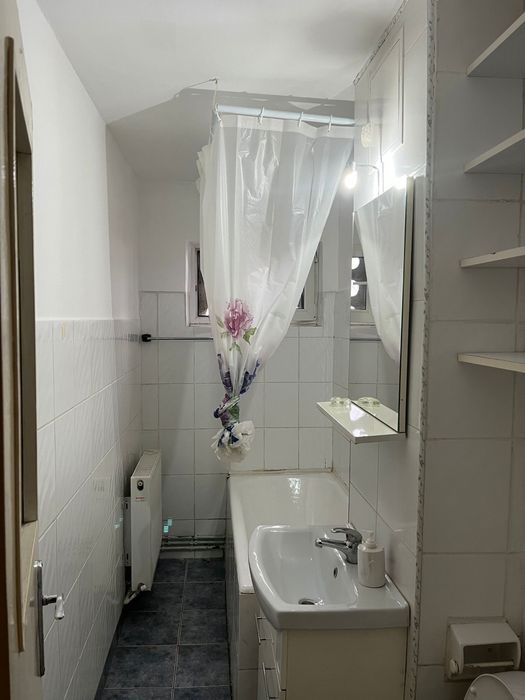 Inchiriez apartament 2 camere