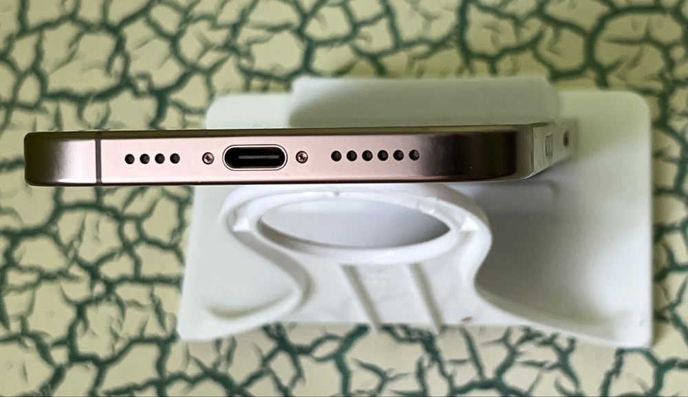 iPhone 16 Pro Max Desert Titanium — Като НОВ 100% Батерия (70 цикъла) + Подаръци