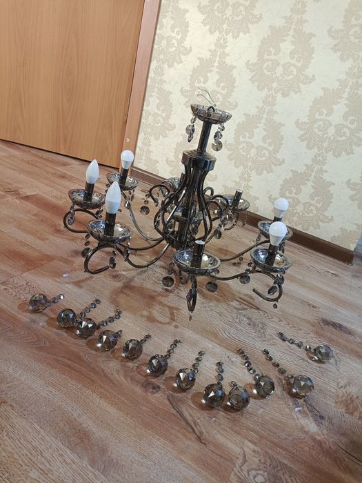 Люстра рабочая красивая