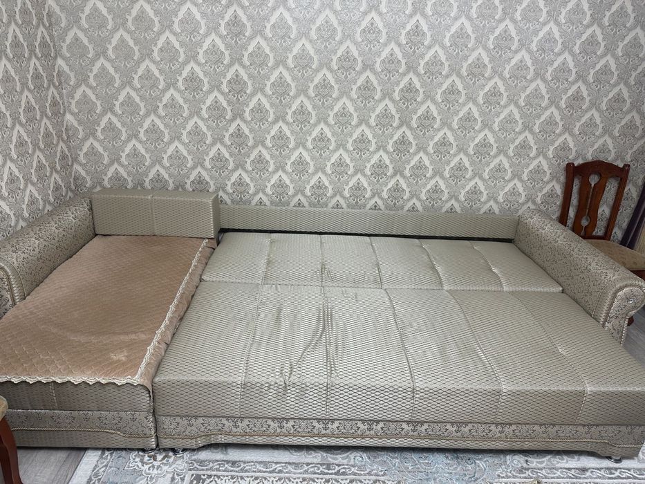 диван угловой в отличном состоянии