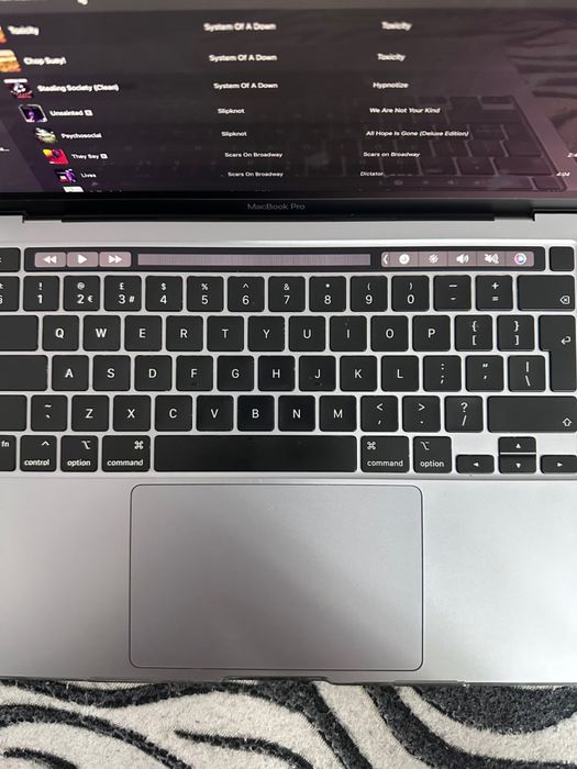 Продам MacBook Pro 13 M1 (2020)
