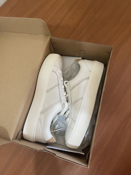 Ugg Dinale snickers/tenisi piele