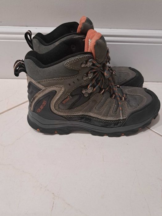 Туристически обувки
