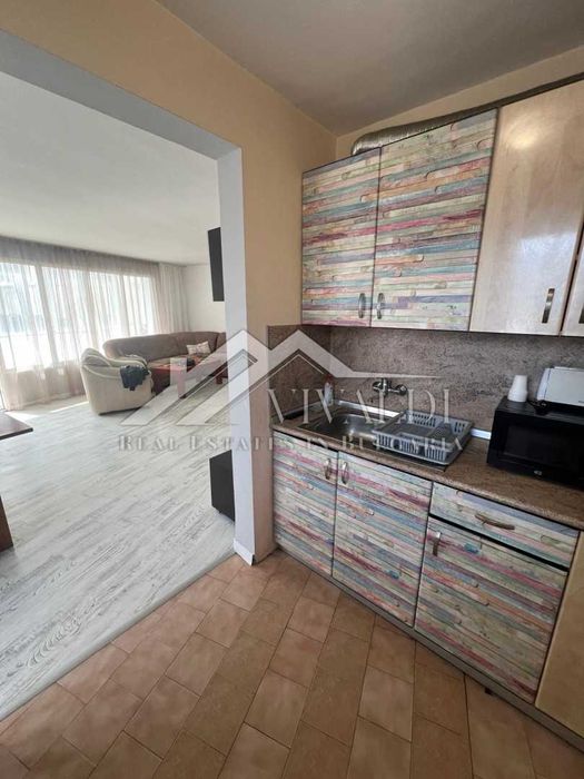 Тристаен апартамент в Гръцка Махала, Варна