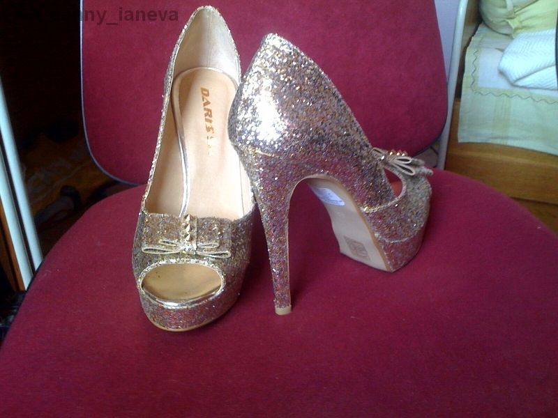 Страхотни дамски обувки с висок ток