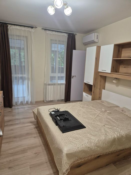 Дава се под наем Двустаен апартамент в Плевен, Идеален център - 85 кв.м за 510 € - Снимка #2