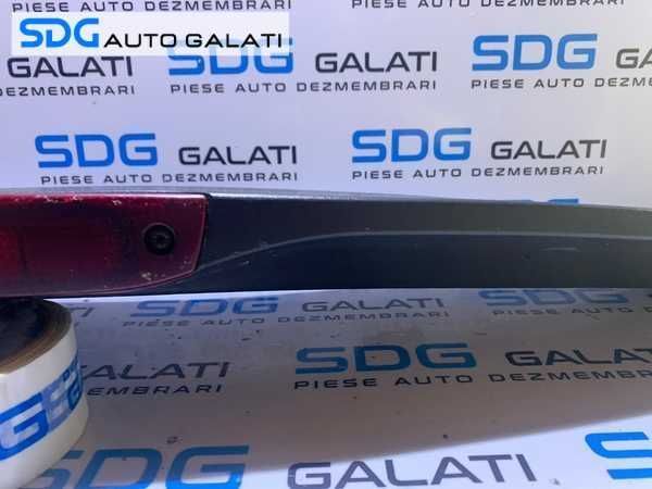 Eleron cu Lampa Tripla Stop Auxiliar Central Ford Focus 2 2004 - 2010 Cod 4M51-A44210-AJ 4M51A44210AJ