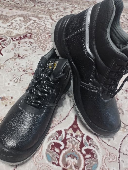 Продам спец обувь