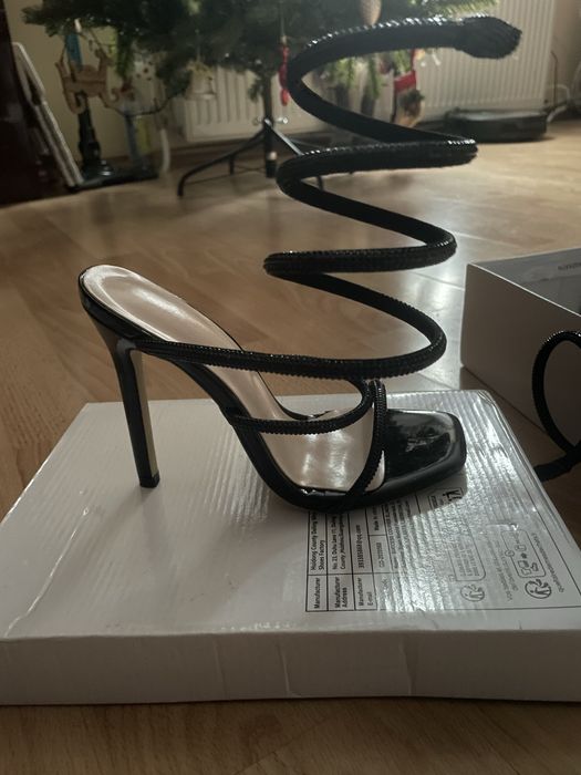 Токчета черни брокат